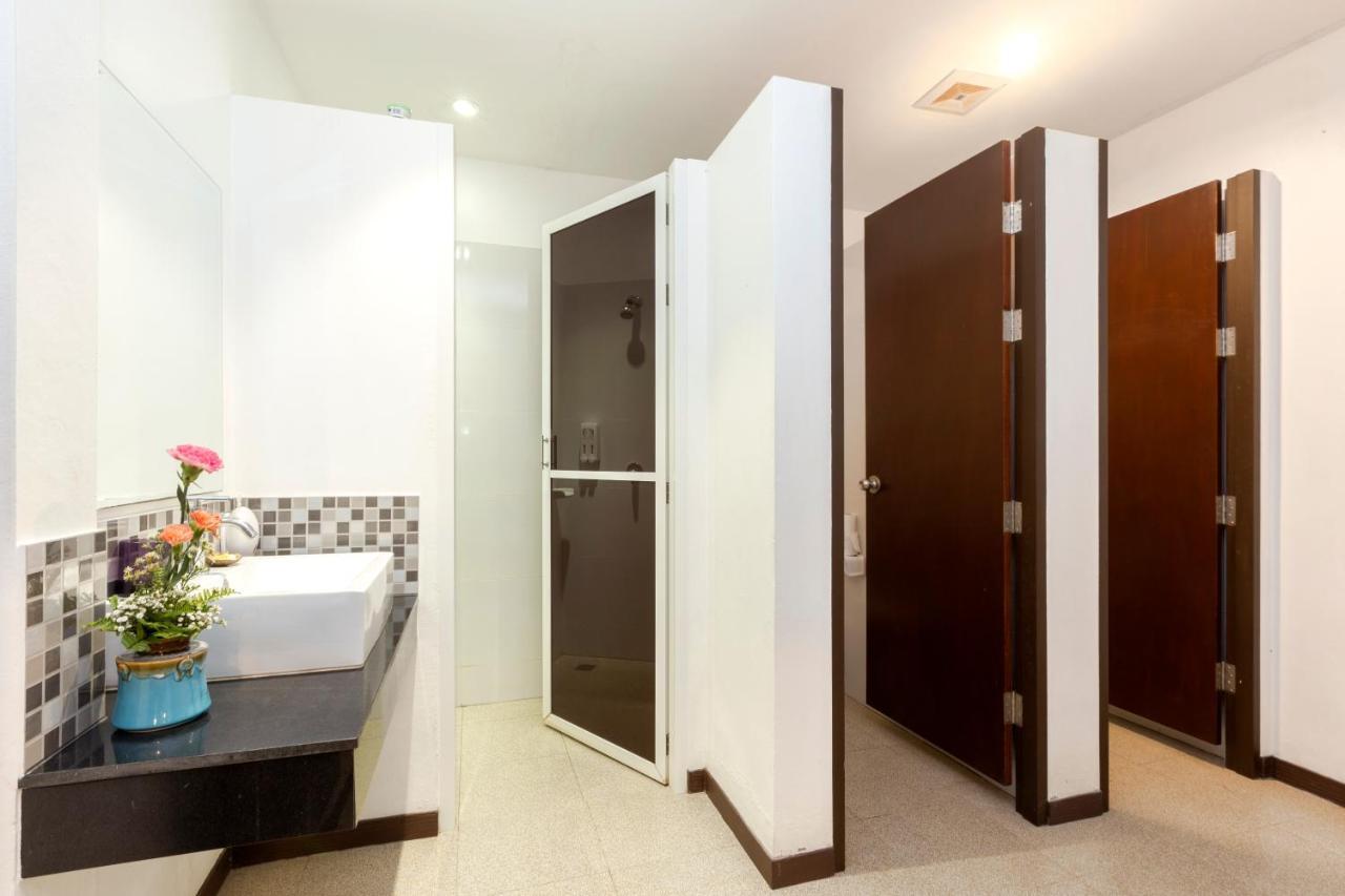 The Lantern Hostel, Chalong ,Phuket Εξωτερικό φωτογραφία